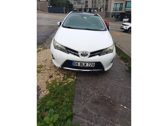 Sahibinden Toyota Auris 1.4 D-4D Active Skypack 2013 Model