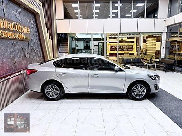 2025 MODEL_1.5 EcoBLUE 115HP_FOCUS_TİTANİUM STİL_6.001 KM_BOYASZ