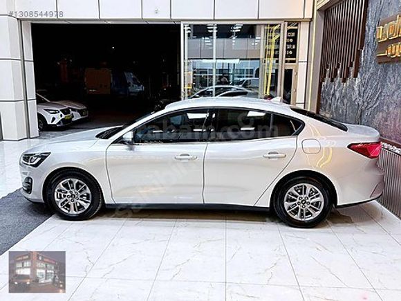 2025 MODEL_1.5 EcoBLUE 115HP_FOCUS_TİTANİUM STİL_6.001 KM_BOYASZ