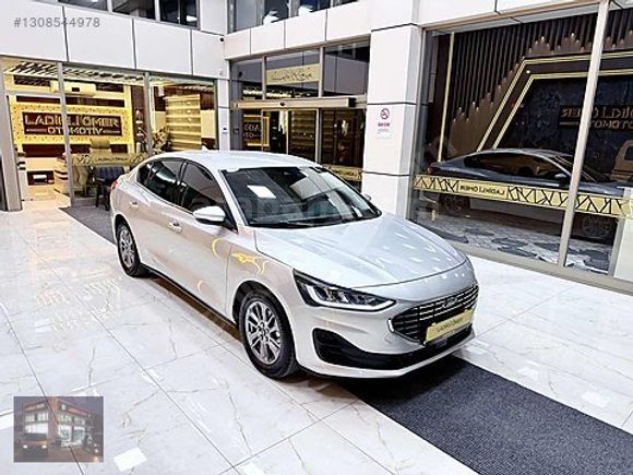 2025 MODEL_1.5 EcoBLUE 115HP_FOCUS_TİTANİUM STİL_6.001 KM_BOYASZ