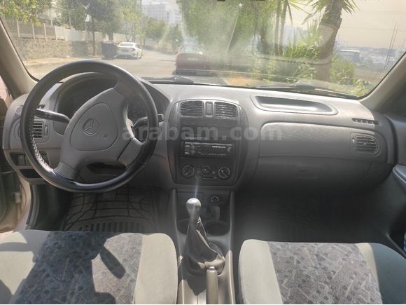 Sahibinden Mazda 323 1.5 2000 Model