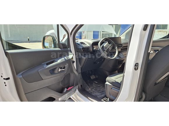 Sahibinden Opel Combo 1.5 CDTI Essential 2025 Model