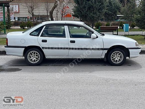 MODELİNİN EN İYİSİ 1992 MODEL 2.0 BENZİN LPG Lİ OPEL VECTRA