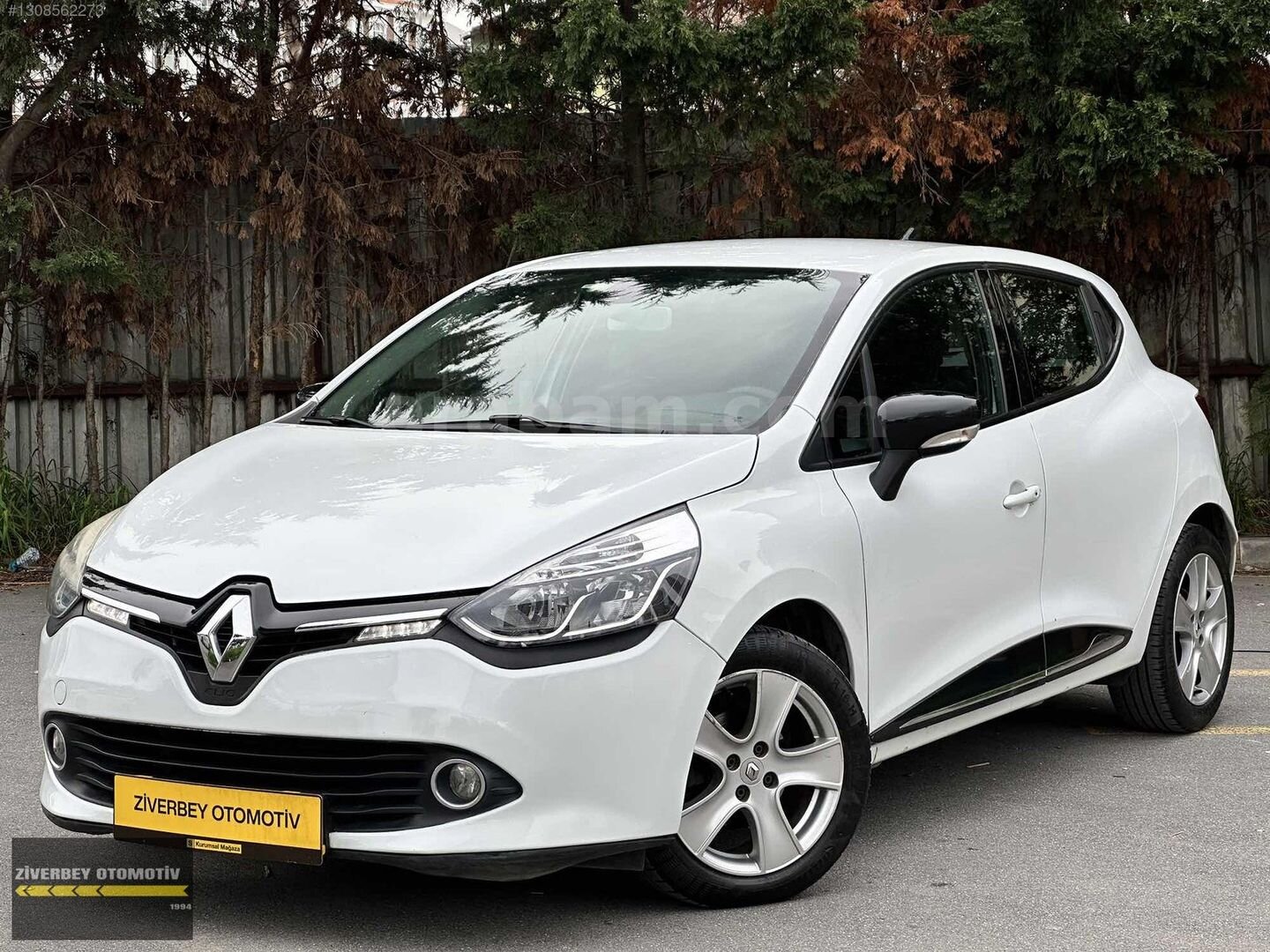 Galeriden Renault Clio 1.5 dCi Icon 2016 Model İstanbul 168.000 km Beyaz 1