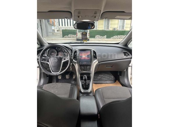 BAKIMLI OPEL ASTRA J COSMO