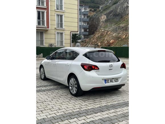 BAKIMLI OPEL ASTRA J COSMO