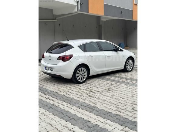 BAKIMLI OPEL ASTRA J COSMO