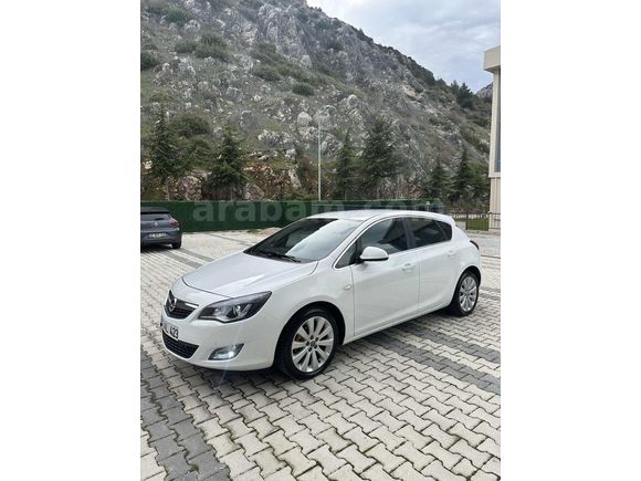 BAKIMLI OPEL ASTRA J COSMO