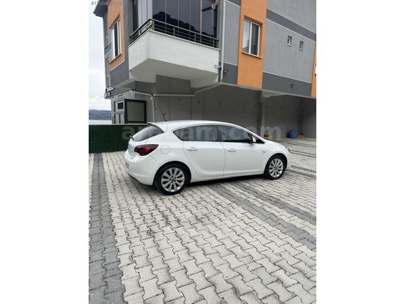 BAKIMLI OPEL ASTRA J COSMO