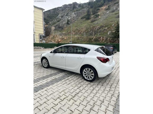 BAKIMLI OPEL ASTRA J COSMO