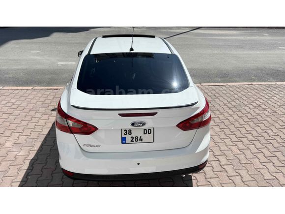 İlk Sahibinden Ford Focus 1.6 TDCi Titanium  Sunrooflu