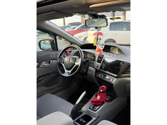 Sahibinden Honda Civic 1.6i VTEC Elegance 2012 Model 