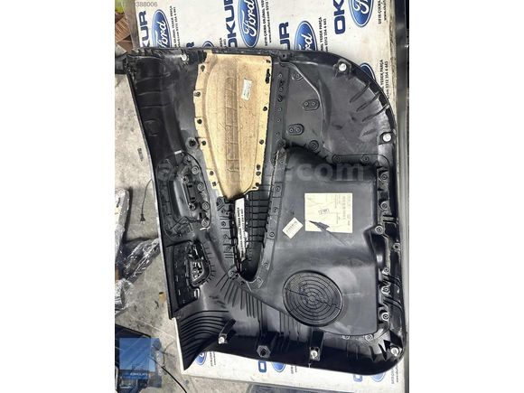 Et76-v23943 Ford Courier Orijinal Sol Ön Kapı Döşemesi