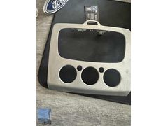 7m51-18522a Ford Focus 08-11 Orijinal Teyp Çerçevesi