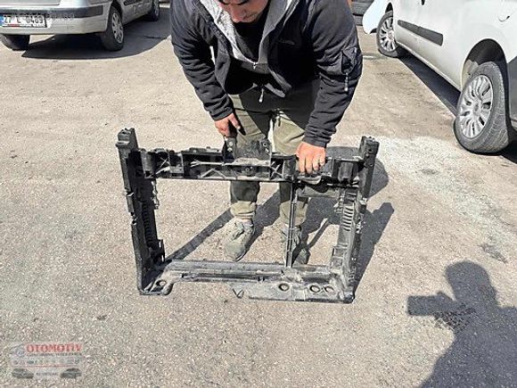 2024/2025 FORD YENİ COURİER ORJINAL ÖN PANEL HATASIZ
