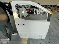 PEUGEOT RİFTER BEYAZ SAĞ ÖN KAPI ORJINAL LOKALLIK
