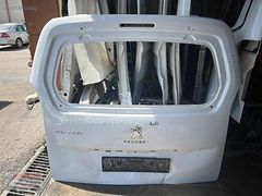 PEUGEOT RİFTER BEYAZ BAGAJ KAPAĞI ORJINAL LOKALLIK