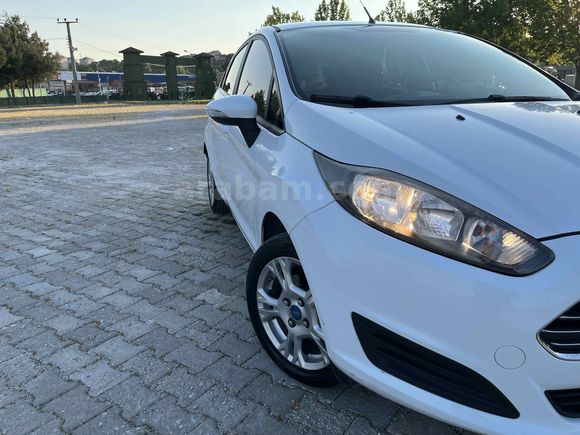 3.Sahibinden Ford Fiesta 1.25 Trend X 2015 Model 