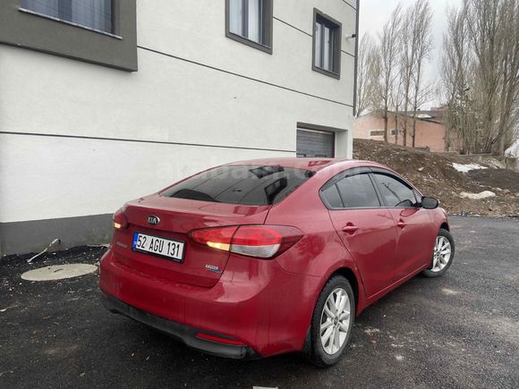 ACİL!! KİA CERATO 1.6CRDİ CONCEPT TECHNO SONROOFLU ÖZEL RENK 