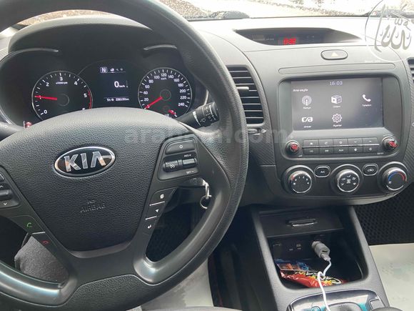 ACİL!! KİA CERATO 1.6CRDİ CONCEPT TECHNO SONROOFLU ÖZEL RENK 
