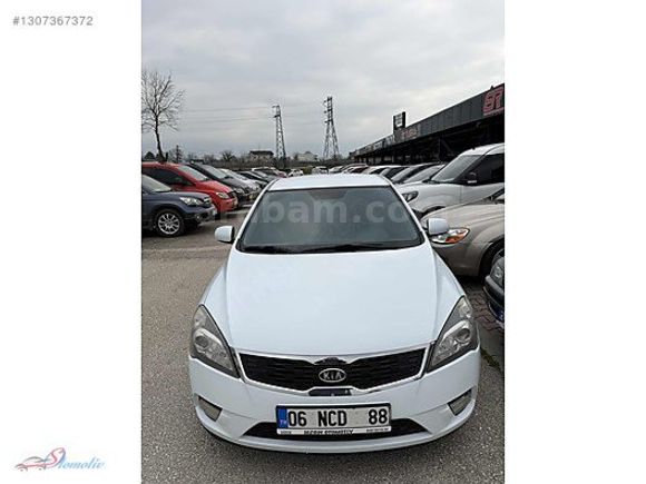 SEZGİN OTOMOTİVDEN TERTEMİZ KIA CEED HATASIZ BOYASIZ