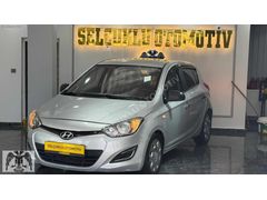 SELÇUKLU ' 2012 HYUNDAİ İ20 1 DEĞİŞEN 4 BOYA 215 KM CAR PLAY +