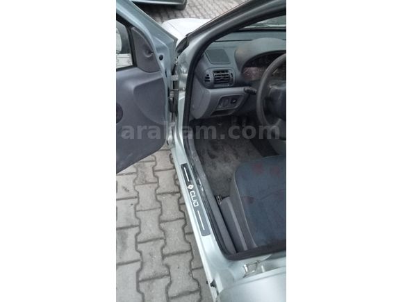 Sahibinden Renault Clio 1.4 RN 2001 Model