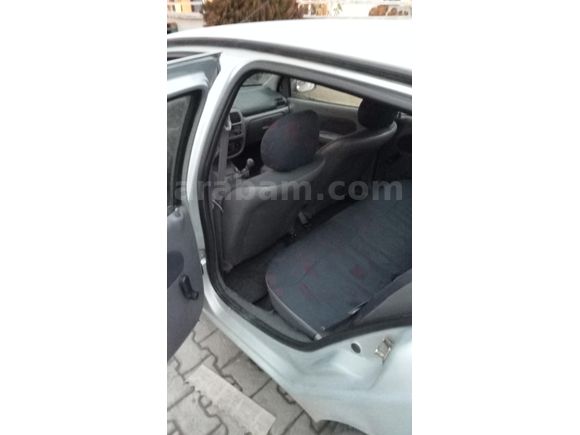 Sahibinden Renault Clio 1.4 RN 2001 Model