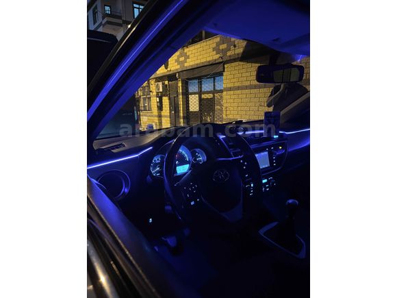 Sahibinden Toyota Auris 1.4 D-4D Active Skypack 2013 Model  203.000 km Beyaz