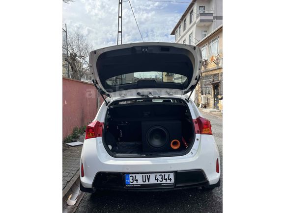 Sahibinden Toyota Auris 1.4 D-4D Active Skypack 2013 Model  203.000 km Beyaz