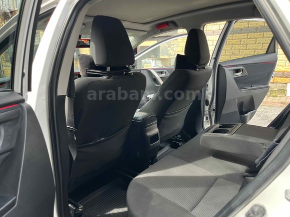 Sahibinden Toyota Auris 1.4 D-4D Active Skypack 2013 Model  203.000 km Beyaz