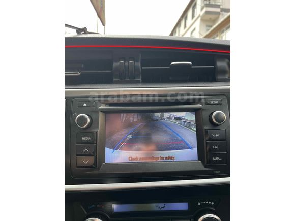 Sahibinden Toyota Auris 1.4 D-4D Active Skypack 2013 Model  203.000 km Beyaz