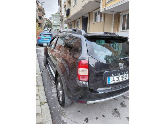 Sahibinden Dacia Duster 1.5 dCi Laureate 2015 Model İstanbul 156.000 km Siyah