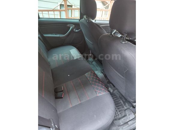 Sahibinden Dacia Duster 1.5 dCi Laureate 2015 Model İstanbul 156.000 km Siyah