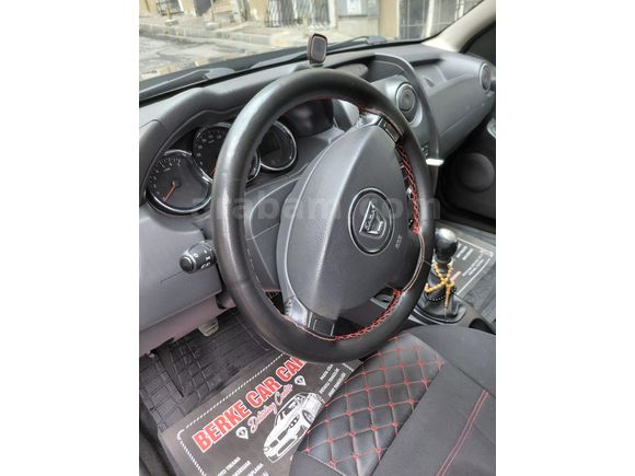 Sahibinden Dacia Duster 1.5 dCi Laureate 2015 Model İstanbul 156.000 km Siyah