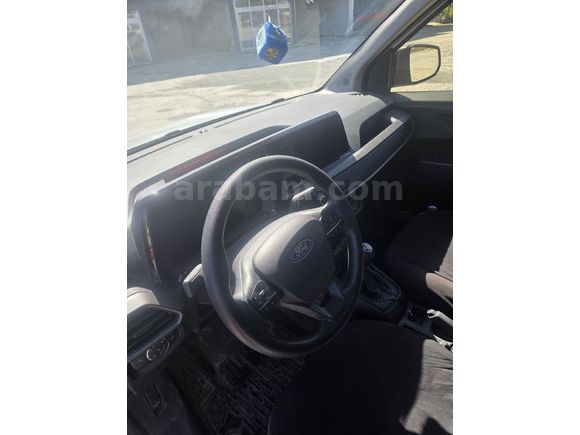 Sahibinden Ford Tourneo Courier 1.5 EcoBlue Trend 2024 Model  88300km Beyaz