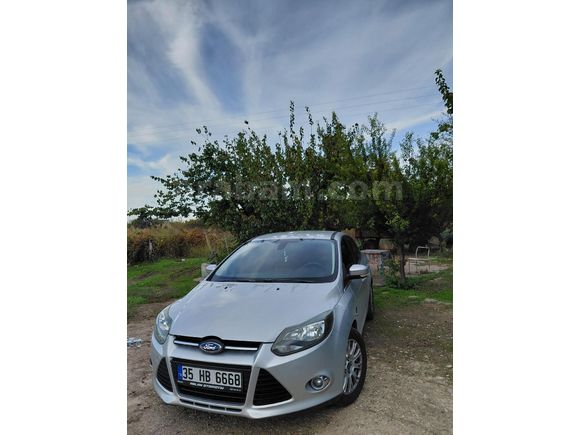 Sahibinden Ford Focus 1.6 TDCi Titanium 2012 Model  186.000 km Gri