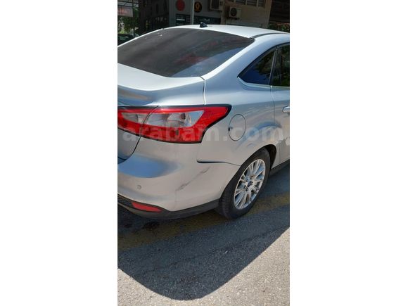 Sahibinden Ford Focus 1.6 TDCi Titanium 2012 Model  186.000 km Gri