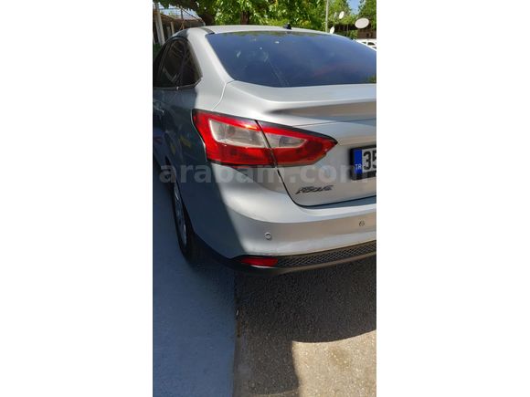 Sahibinden Ford Focus 1.6 TDCi Titanium 2012 Model  186.000 km Gri
