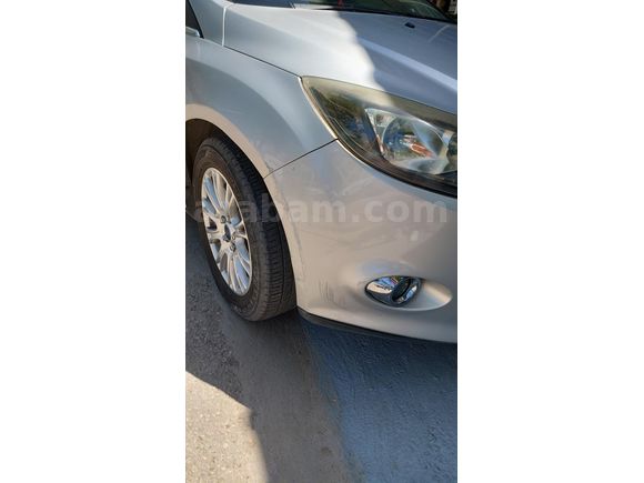 Sahibinden Ford Focus 1.6 TDCi Titanium 2012 Model  186.000 km Gri