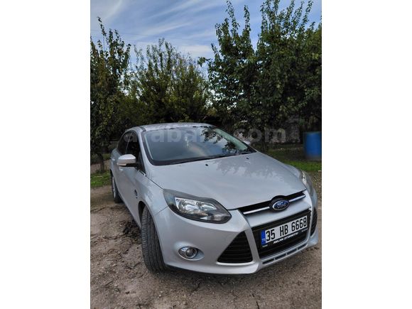 Sahibinden Ford Focus 1.6 TDCi Titanium 2012 Model  186.000 km Gri
