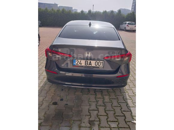 Sahibinden Honda Civic 1.5 i-VTEC Eco Elegance Plus 2024 Model