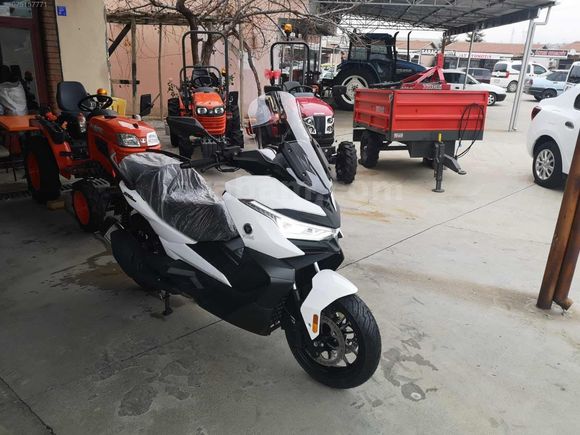 BEZİRGANOĞLU'NDAN VOGE 350 SR4 MAXI HATASIZ