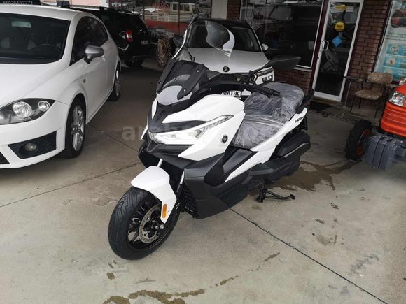 BEZİRGANOĞLU'NDAN VOGE 350 SR4 MAXI HATASIZ