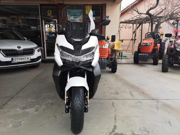 BEZİRGANOĞLU'NDAN VOGE 350 SR4 MAXI HATASIZ