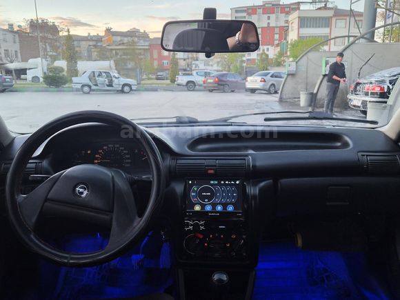 Sahibinden Opel Astra 1.4 Classic 2000 Model