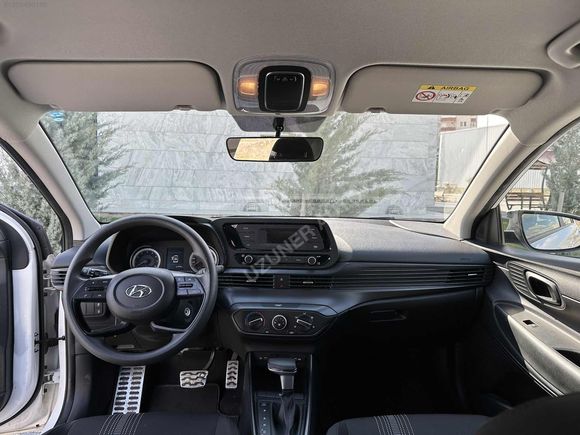 2023 MODEL 1.4 BENZİN HATASIZ BOYASIZ OTOMATİK 61 bin km