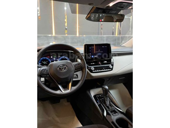 TOYOTA COROLLA 2025 MODEL