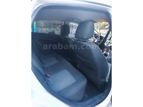 Memurdan Temiz Servis Bakımlı Fiesta. Tablet+Geri dönüş