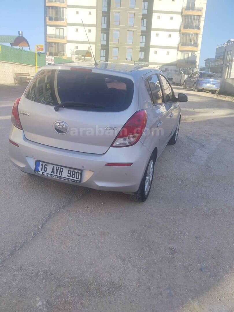 Sahibinden Hyundai i20 1.2 D-CVVT Sense 2012 Model Bursa 121.000 km Gri (Gümüş) 3